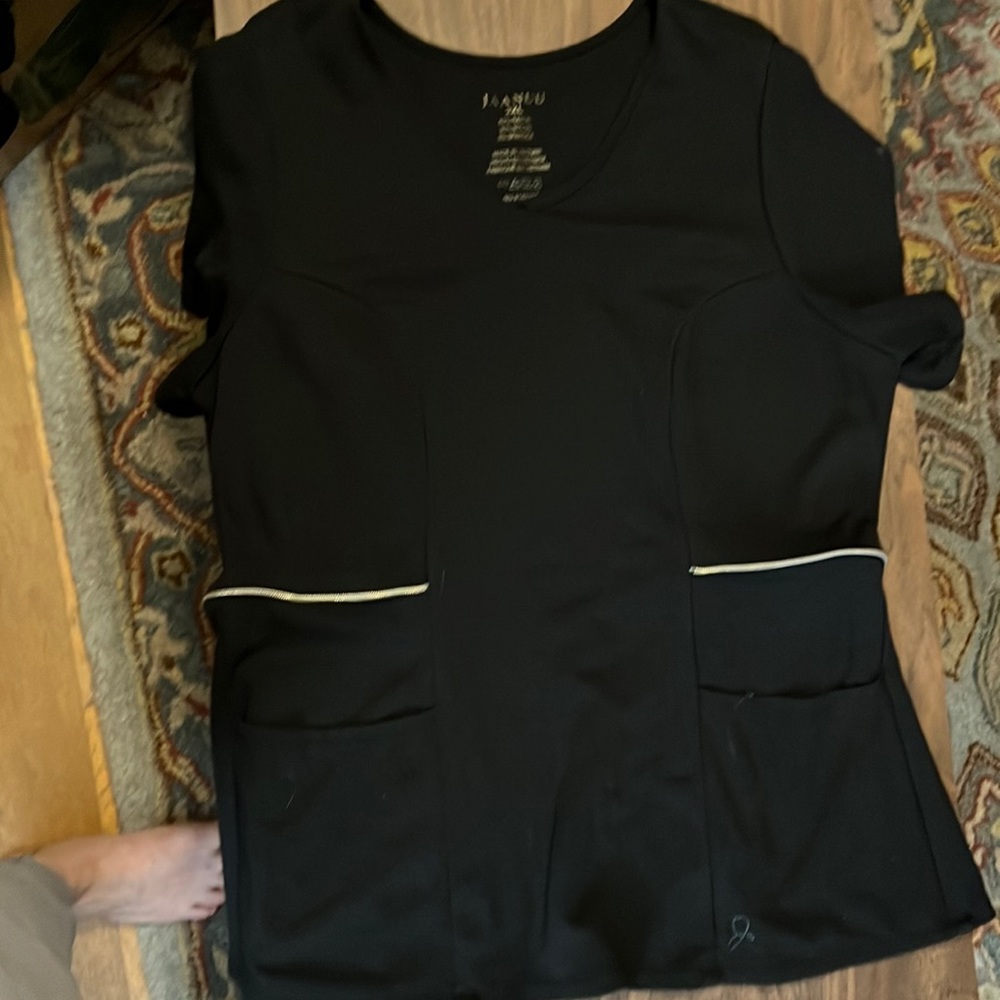 Jaanuu scrub set